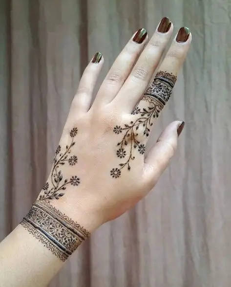 stylish-back-hand-mehndi-designs-arabic-for-girl